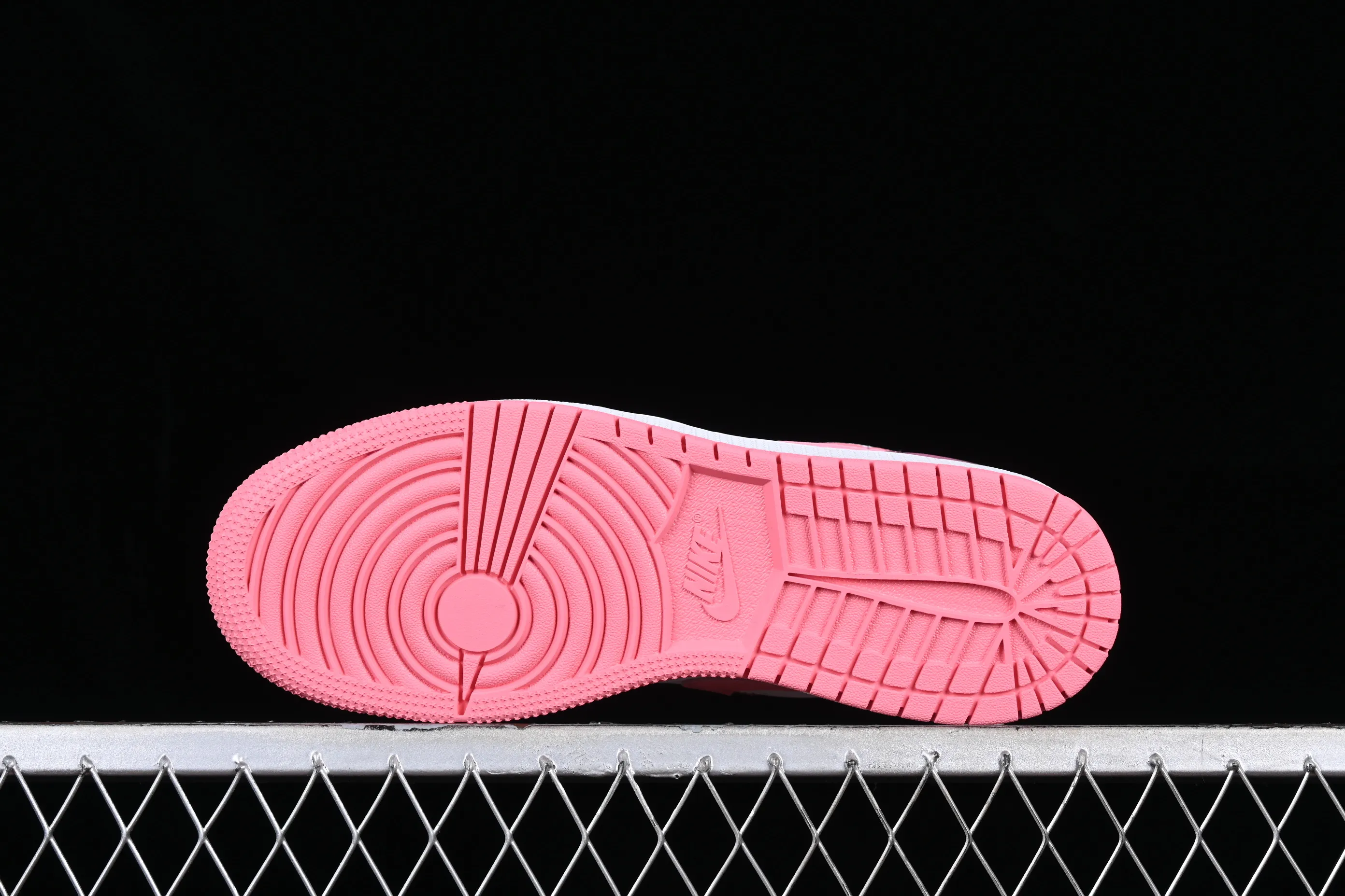 All categories Air Jordan Jordan series basketball shoes Air Jordan 1 Low G version pure original Air Jordan 1 Low "Desert Berry" AJ1 Joe 1 pink and white low-top cultural basketball shoes 553560-616
